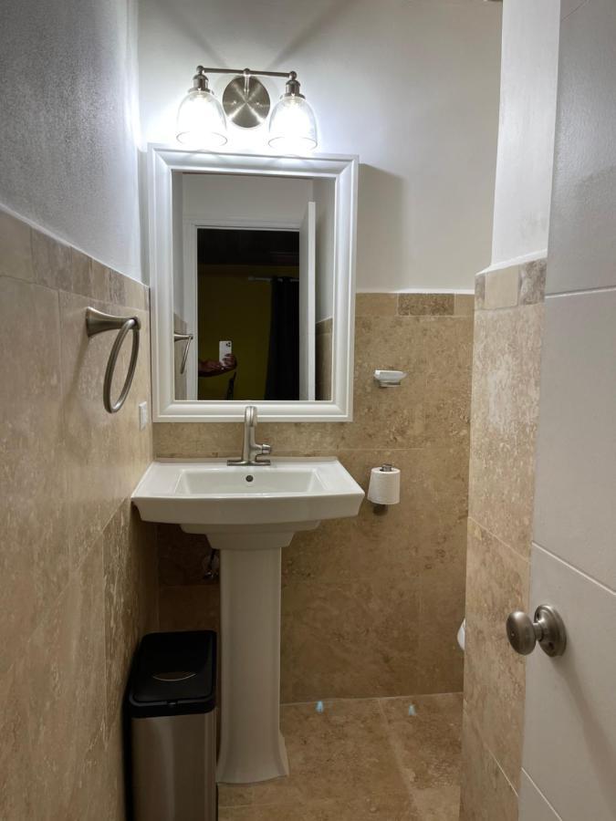Sapphire Garden Townhouses George Town Εξωτερικό φωτογραφία
