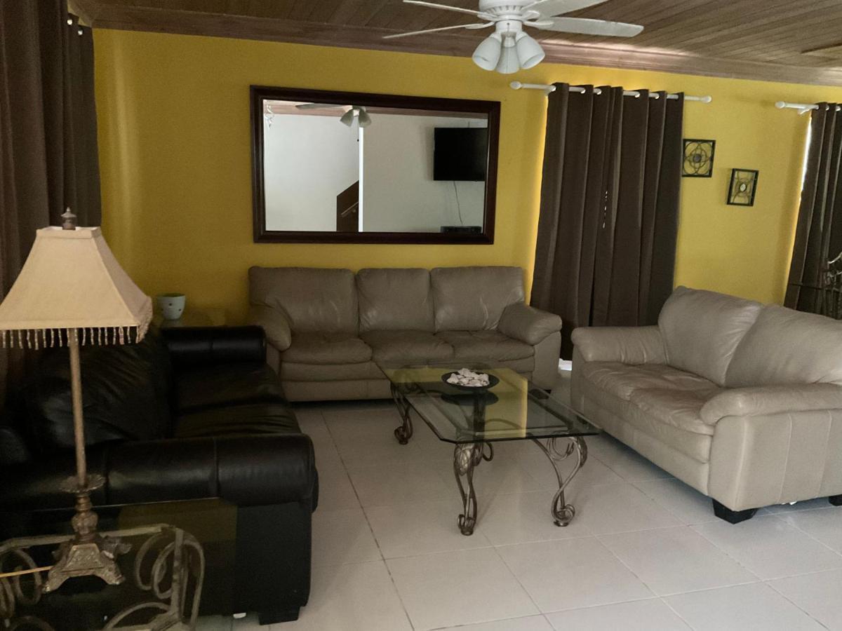 Sapphire Garden Townhouses George Town Εξωτερικό φωτογραφία